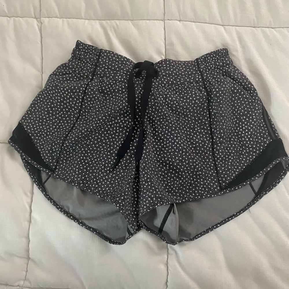 Lululemon hotty hot shorts, long (4”) reflective - Picture 5 of 6